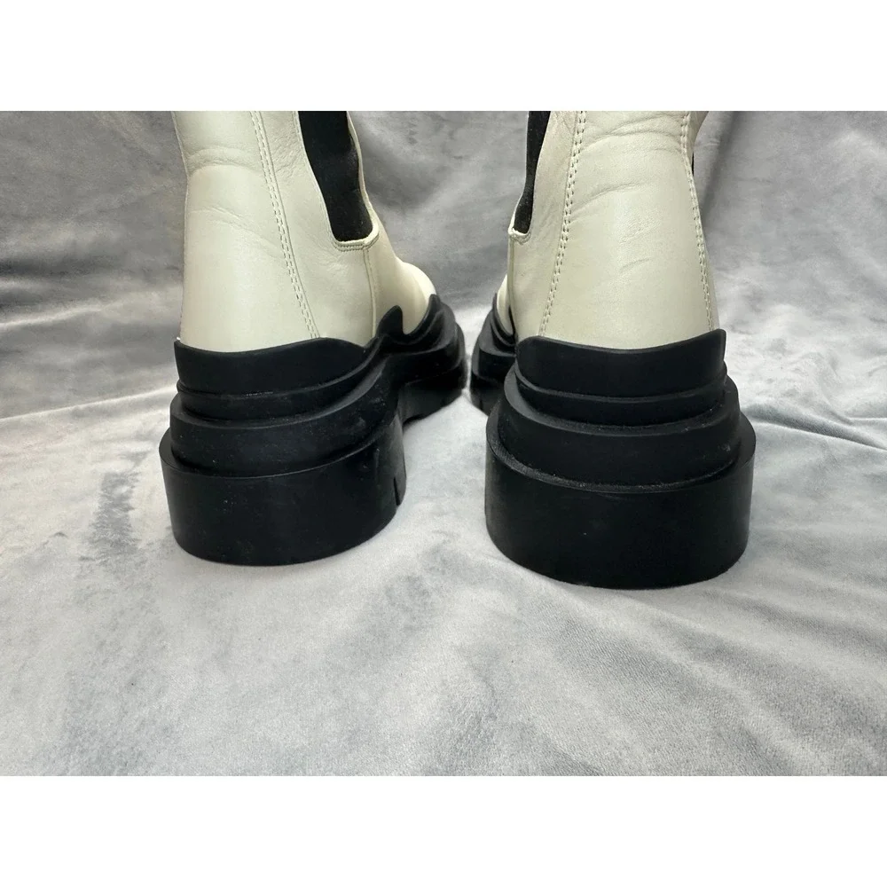 Bottega Veneta Tire‎ Lug Chelsea Boot in Sea Salt Black Italy Size EU 34